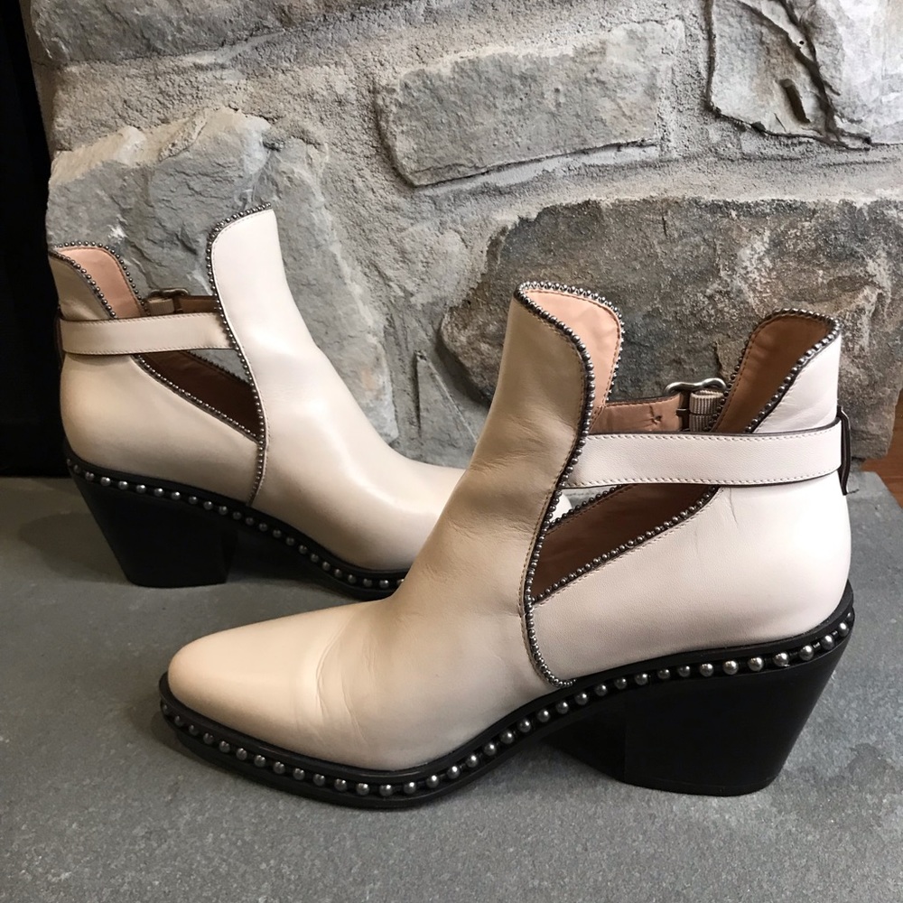 PERFECT FOR SPRING! Coach Pipa Ankle Boots. White Sz 9